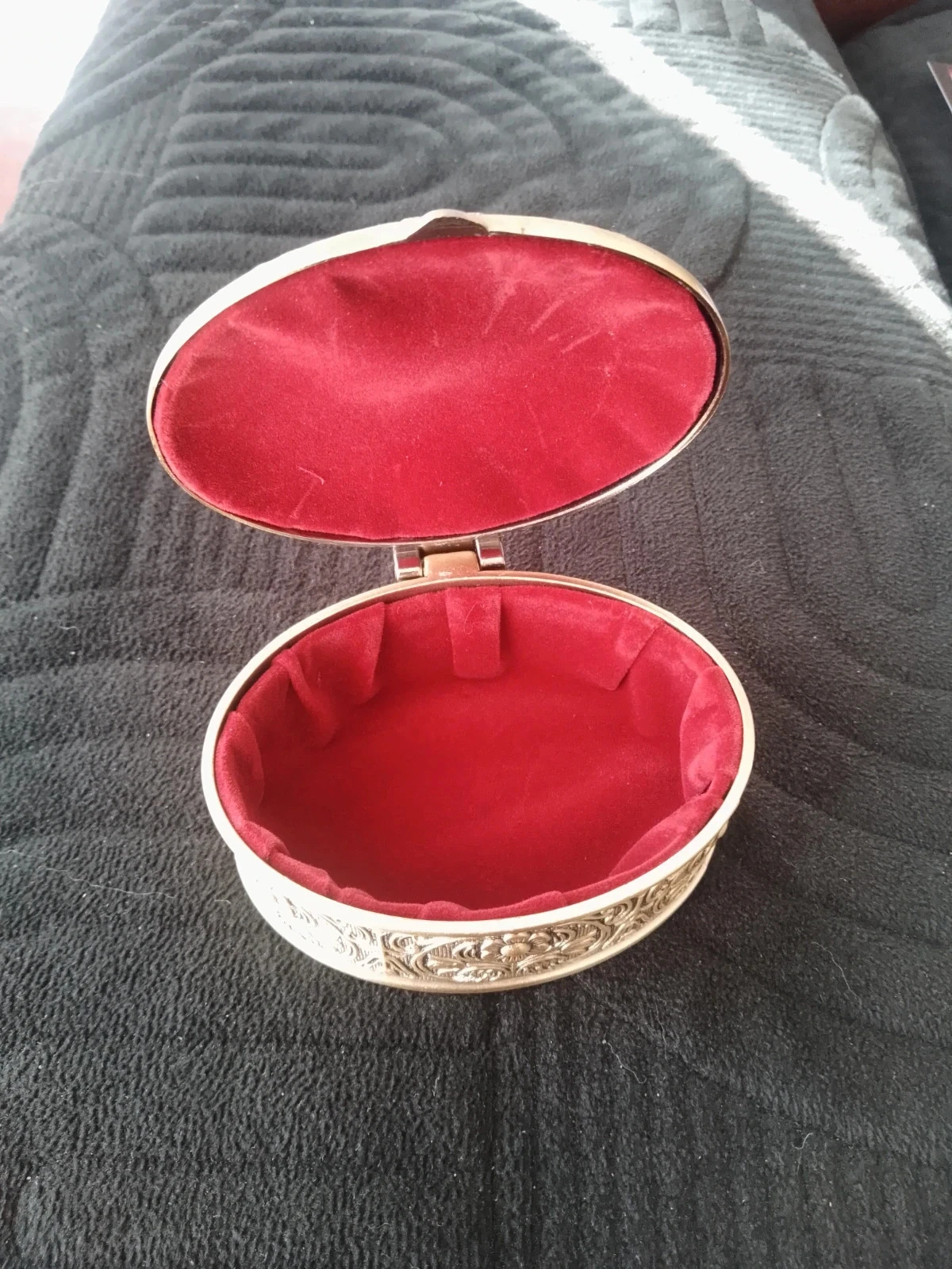 Coffret à bijoux en métal dorée avec pierre naturelle vintage – photo 3